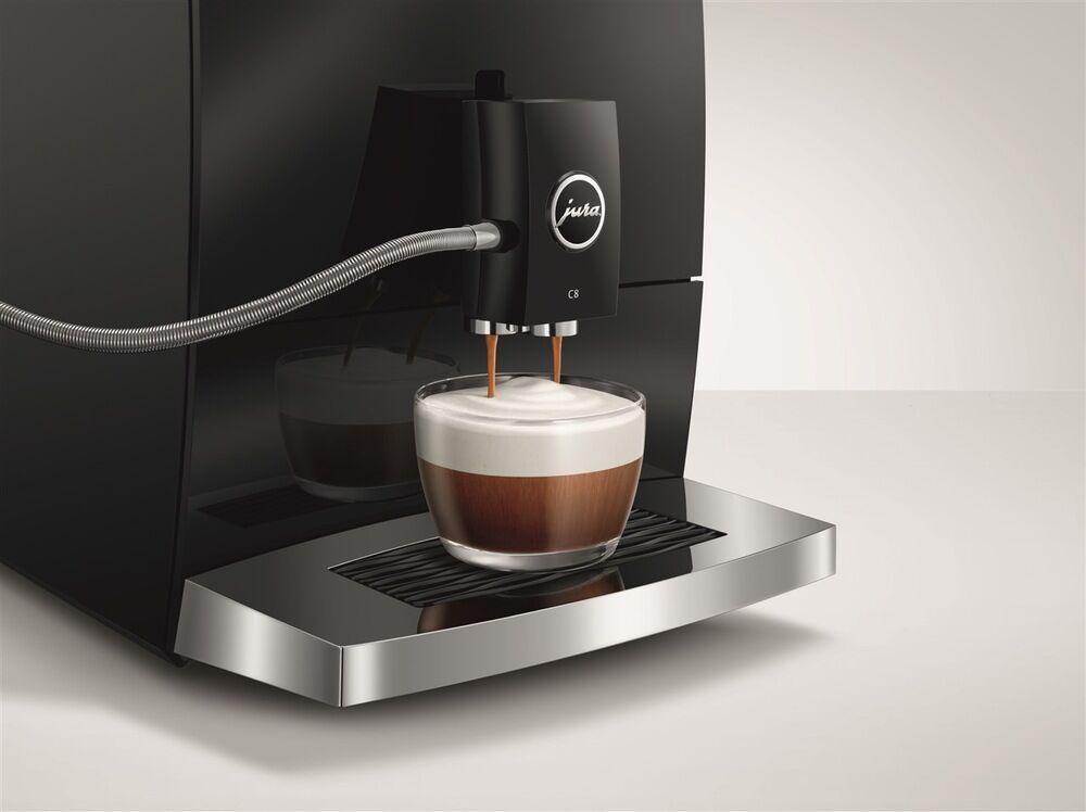 ☕ Velká zářijová soutěž s Hitrádiem o kávovar Jura C8! 🎉